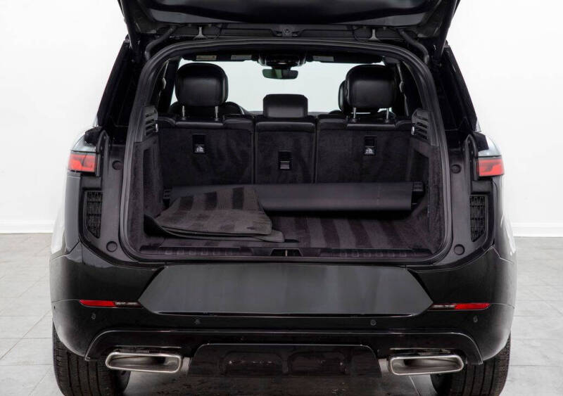 2025 Land Rover Range Rover Sport P360 SE