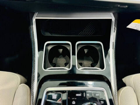 2023 BMW 7 Series 740i