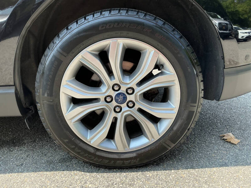 2019 Ford Edge Titanium