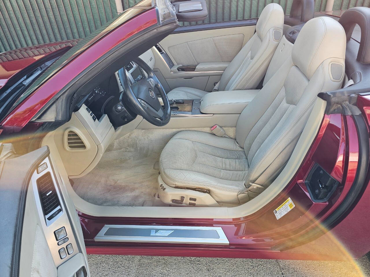 2006 Cadillac XLR-V 40