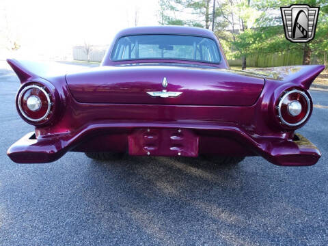 1957 Ford Thunderbird
