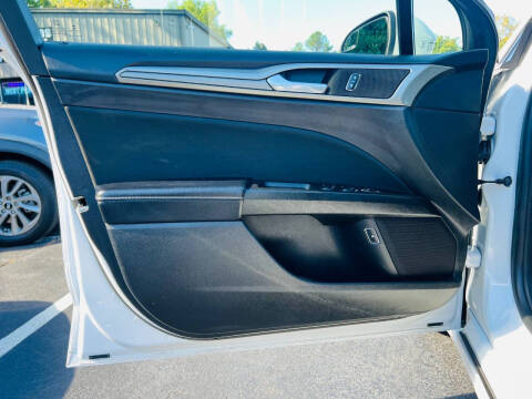 2018 Ford Fusion Hybrid SE