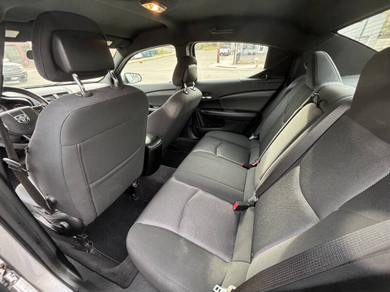 2013 Dodge Avenger SE