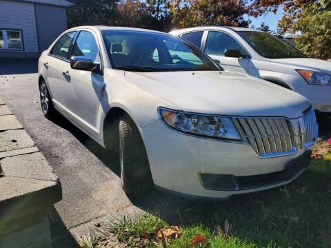 2012 Lincoln MKZ for sale at Topham Automotive Inc. in Middleboro MA