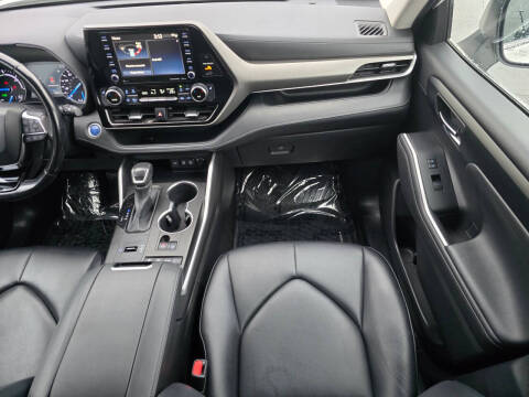 2021 Toyota Highlander Hybrid XLE