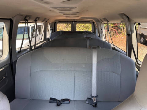 2013 Ford E-Series E-350 SD XLT