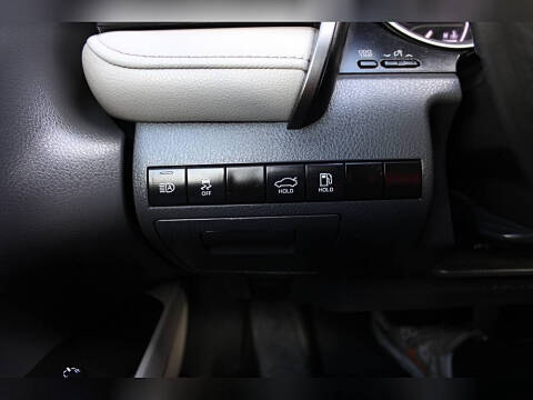 2023 Toyota Camry Hybrid LE