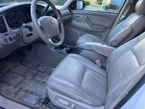 2005 Toyota Sequoia SR5