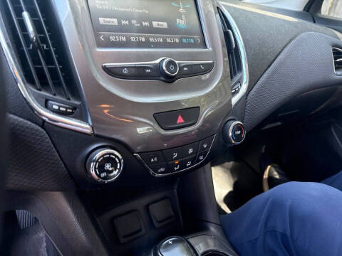 2017 Chevrolet Cruze LT Auto