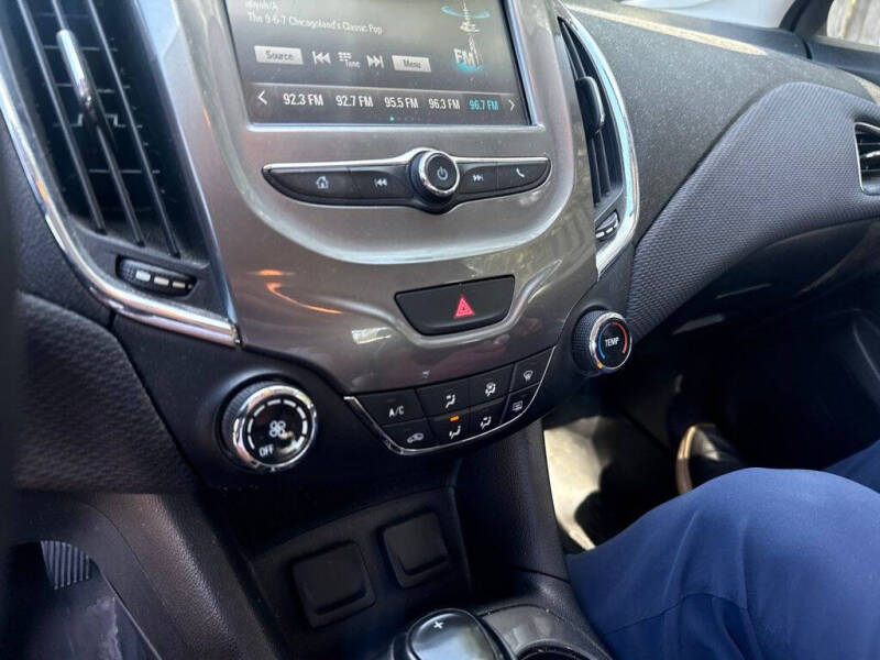 2017 Chevrolet Cruze LT Auto