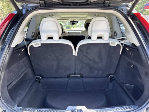 2018 Volvo XC90 T6 Momentum
