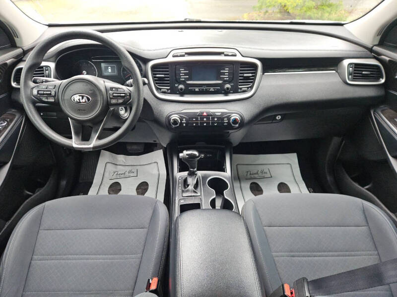 2017 Kia Sorento LX