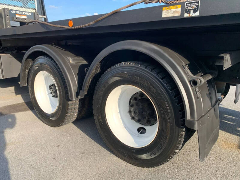 2011 Freightliner M2 112V