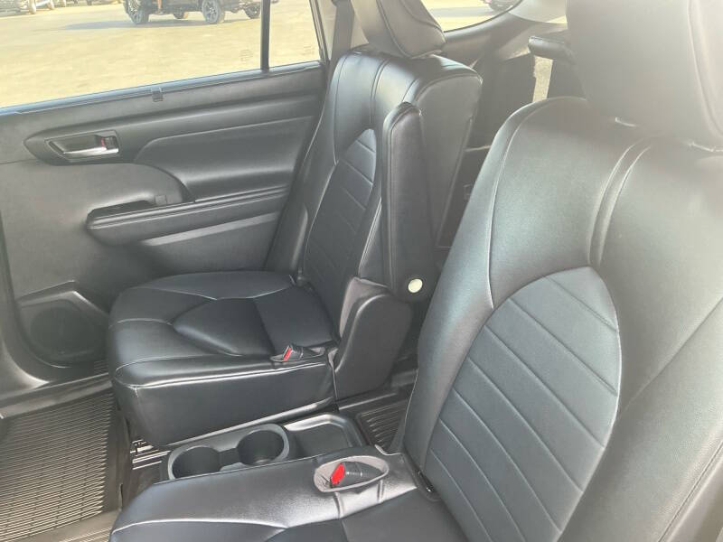 2023 Toyota Highlander Hybrid XLE