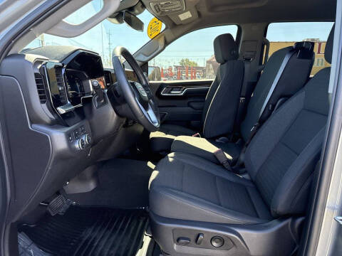 2025 GMC Sierra 1500 Elevation Standard