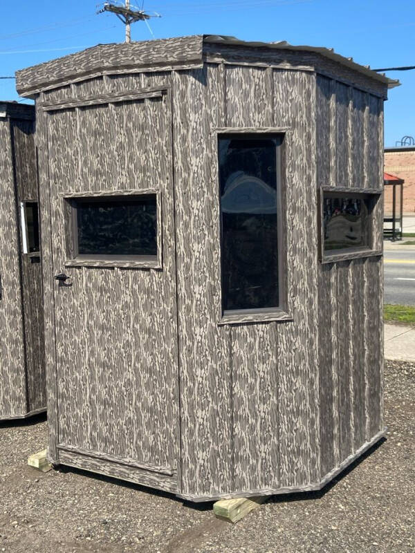6x6  8 Sided Hunting Blind 8 Tinted Windows