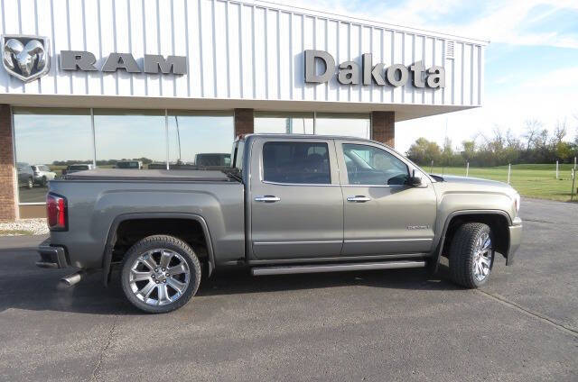 Used 2018 GMC Sierra 1500 Denali Denali with VIN 3GTU2PEJ6JG592779 for sale in Wahpeton, ND