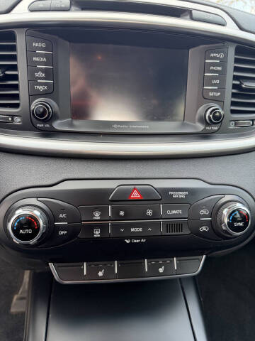 2017 Kia Sorento L