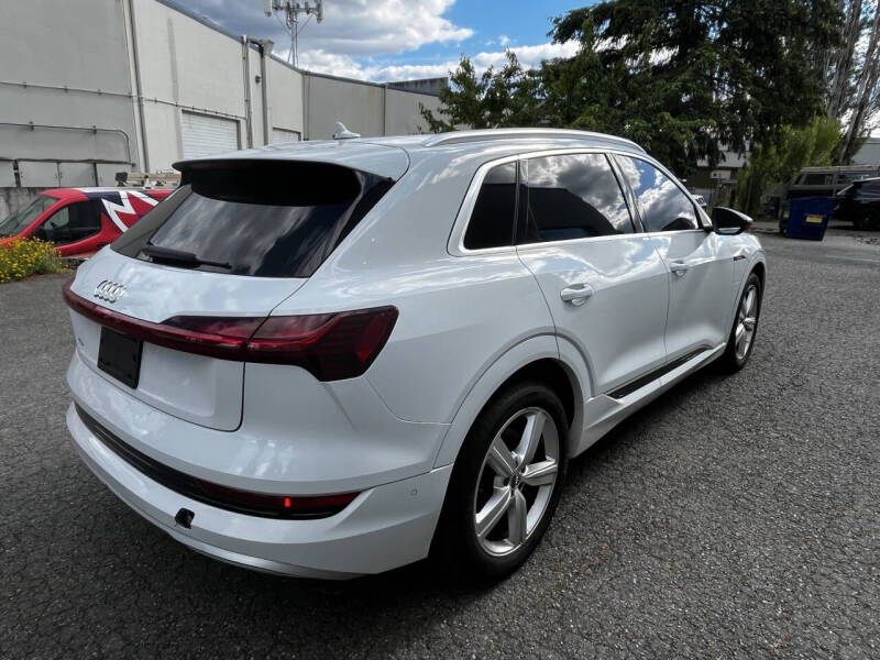 2019 Audi e-tron quattro Premium Plus