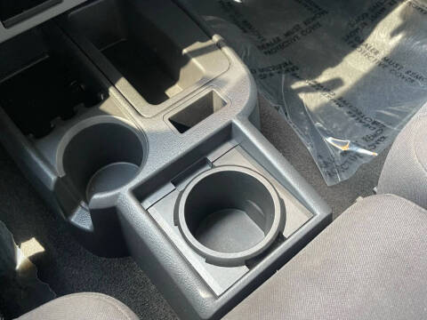 2009 Mitsubishi Raider LS