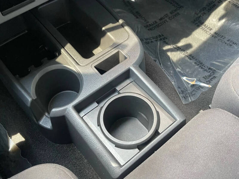 2009 Mitsubishi Raider LS