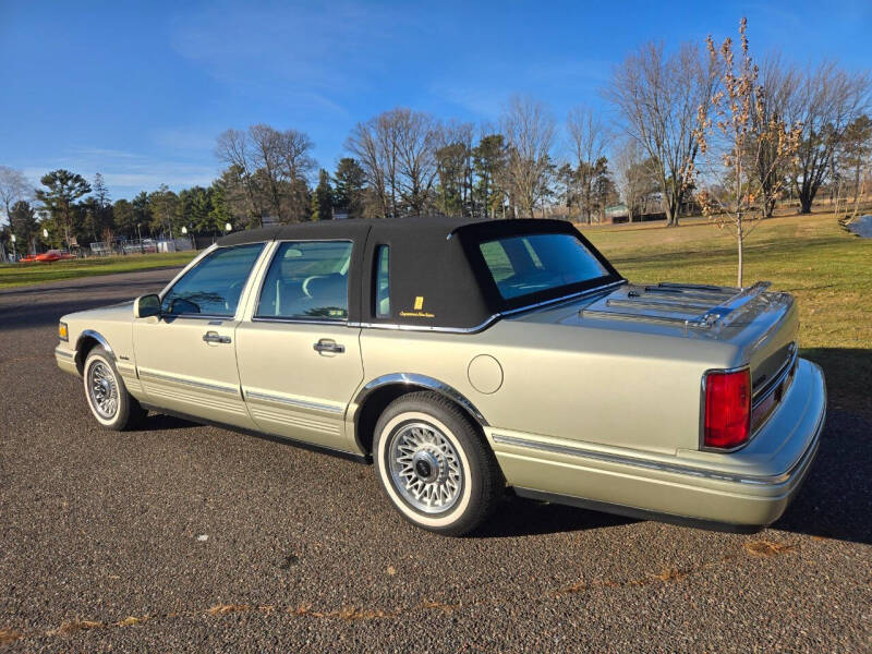 1997 Lincoln Town Car Executive