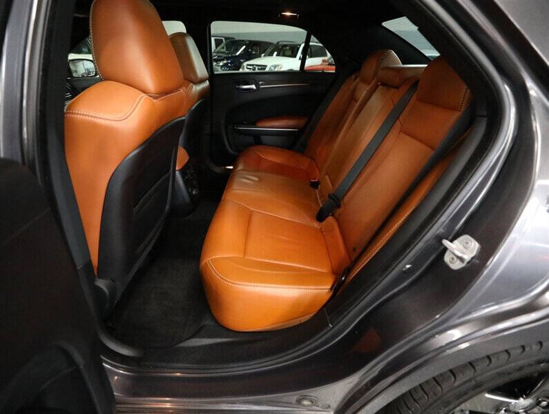 2013 Chrysler 300 SRT8