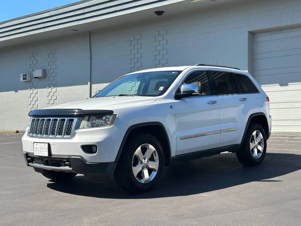 2013 Jeep Grand Cherokee Overland's photo