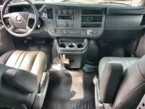 2025 GMC Savana 2500