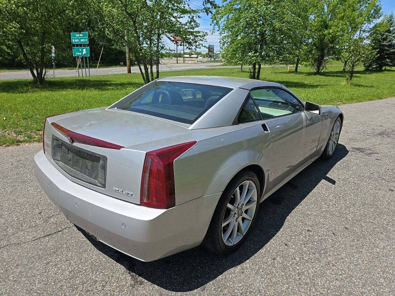 2006 Cadillac XLR-V 3