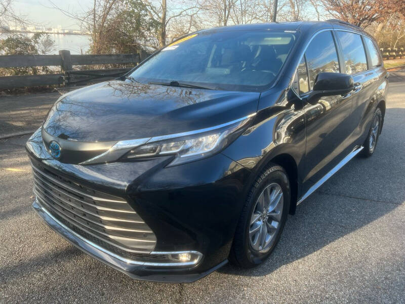 2022 Toyota Sienna for sale at CarNYC in Staten Island NY