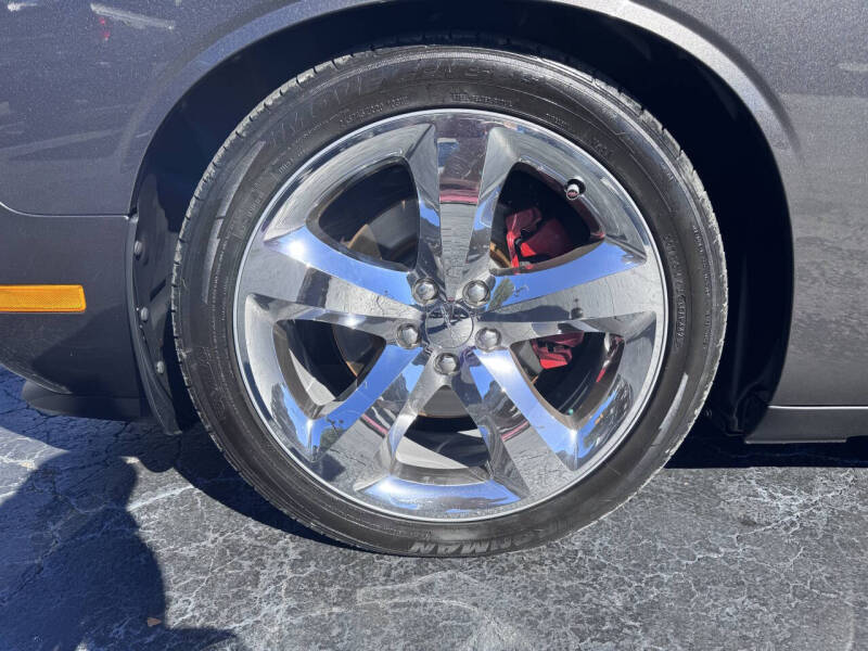 2013 Dodge Challenger R/T Plus