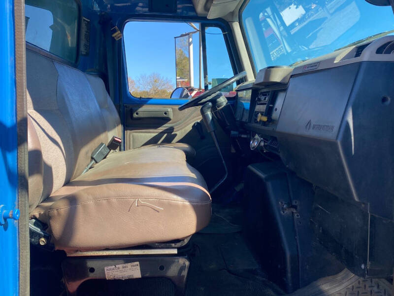 2001 International 4900