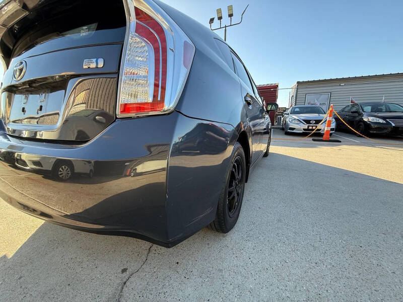 2014 Toyota Prius Two