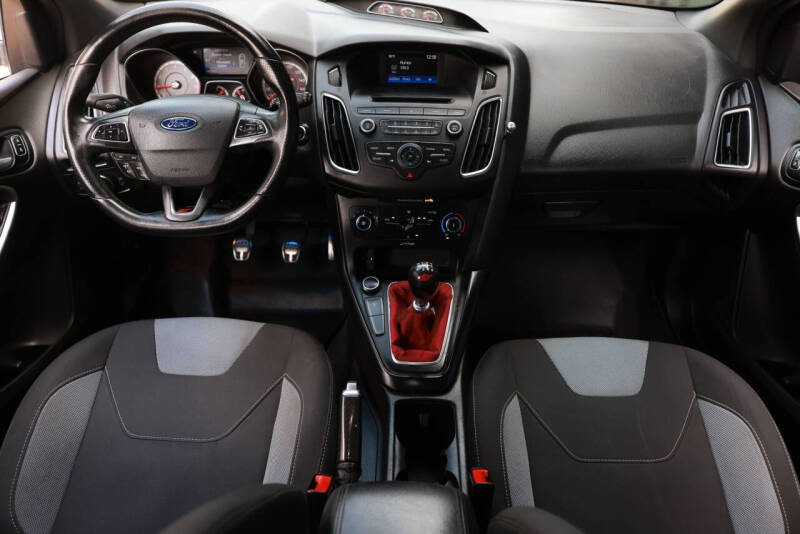 2017 Ford Focus ST