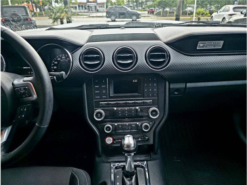 2015 Ford Mustang V6