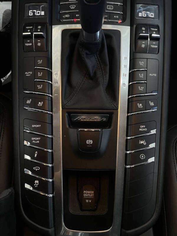 2016 Porsche Macan Turbo