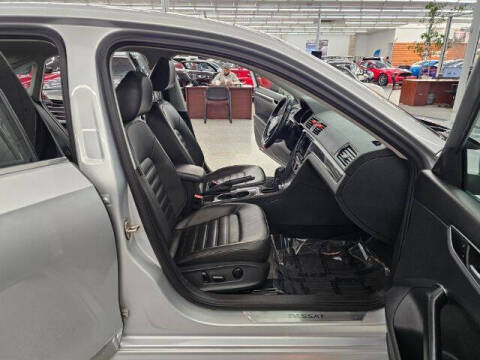 2016 Volkswagen Passat V6 SEL Premium