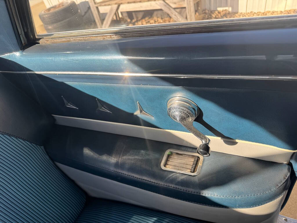 1952 Ford Crestline 44