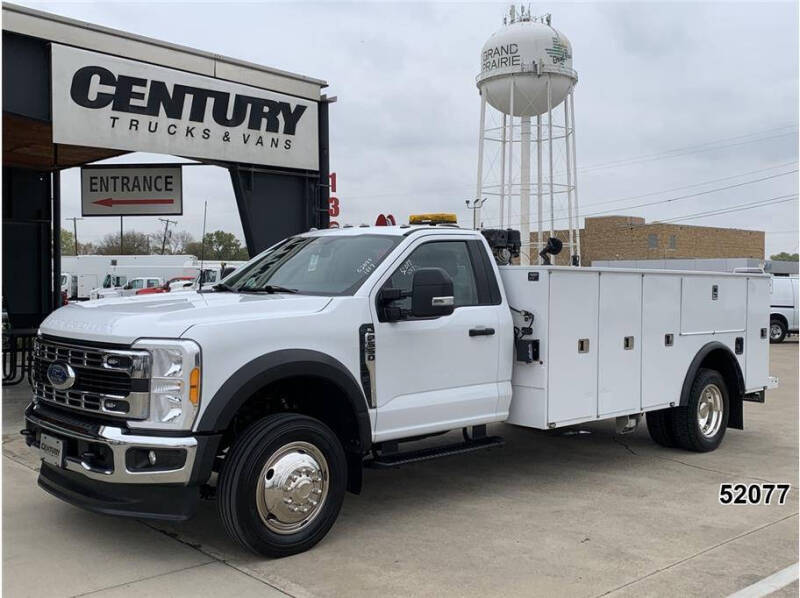 2023 Ford F-550 Super Duty Chassis Cab XL's photo