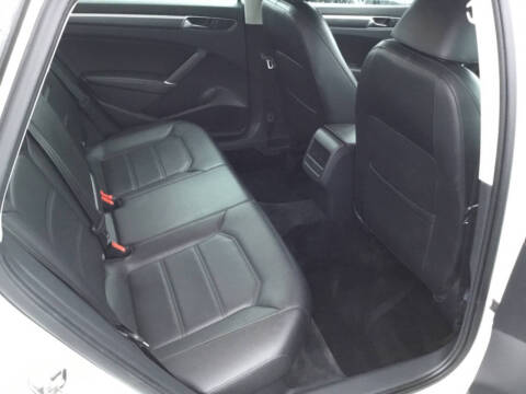 2017 Volkswagen Passat 1.8T R-Line