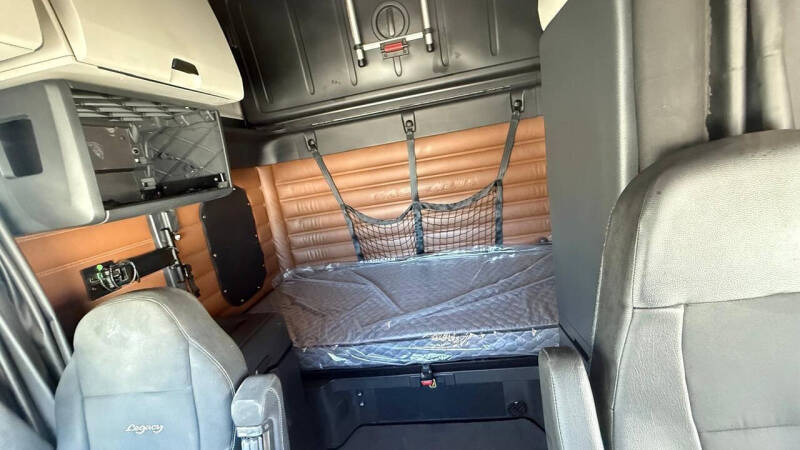 2022 Freightliner Cascadia