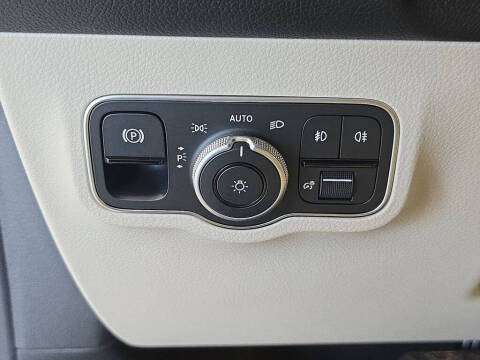 2025 Mercedes-Benz GLB GLB 250