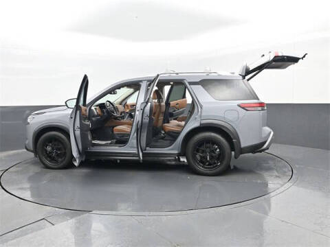 2022 Nissan Pathfinder Platinum