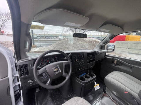 2025 Chevrolet Express 3500