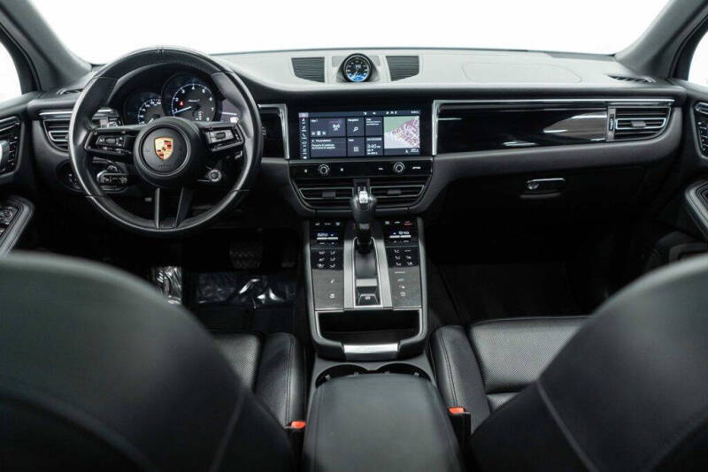 2023 Porsche Macan T