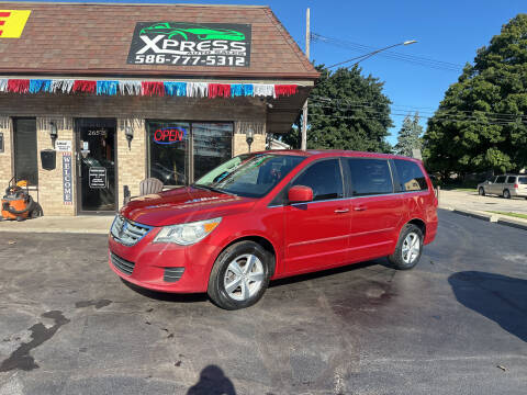 2010 Volkswagen Routan for sale at Xpress Auto Sales in Roseville MI