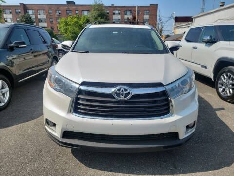 2015 Toyota Highlander for sale at OFIER AUTO SALES in Freeport NY