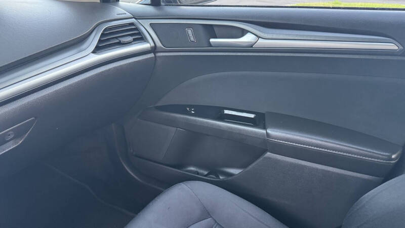 2014 Ford Fusion Hybrid SE