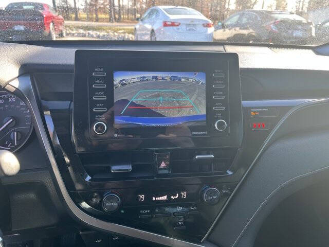 2022 Toyota Camry SE